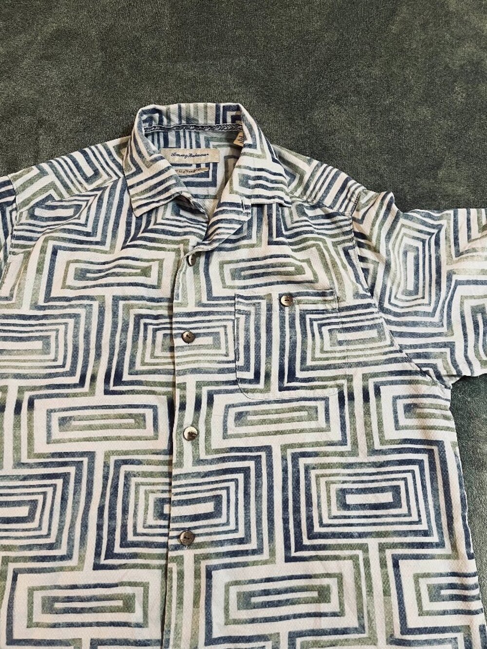 Tommy Bahama Men’s 100% Silk Hawaiian Shirt – Blue Geometric Small Original Fit